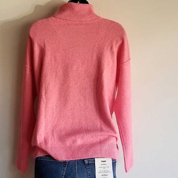 Vince Camuto Turtleneck Sweater - Picture 7 of 9